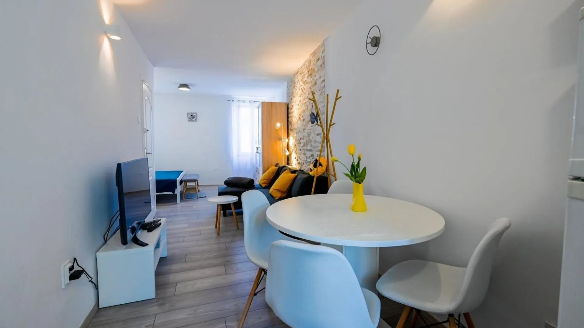 Old Town Modern And Sunny Studio Apartment Rovinj