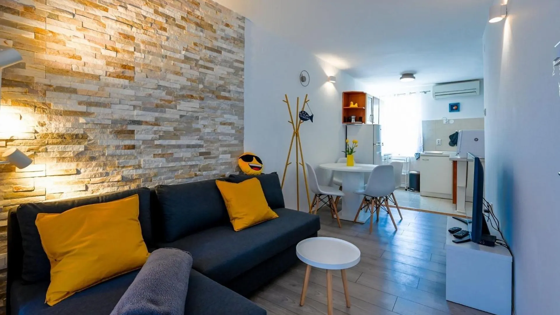 Old Town Modern And Sunny Studio Apartment Rovinj